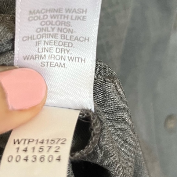 J. Jill Button-Back Tunic Minimalist Gray Long Sleeve Collared High-Low Shirt - Picture 10 of 13